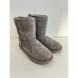 UGG Kids Classic Short Cuff Boots Gray Sheepskin Kids Sz 13